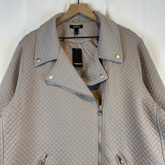 Torrid moto jacket grey quilted NWT size 5x (26/28) - Picture 7 of 15